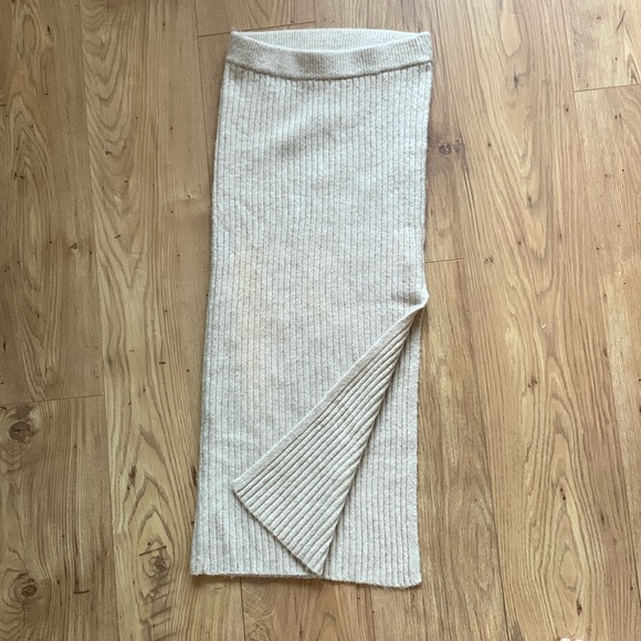 Fuzzy MIDI Skirt - Picture 1 of 2